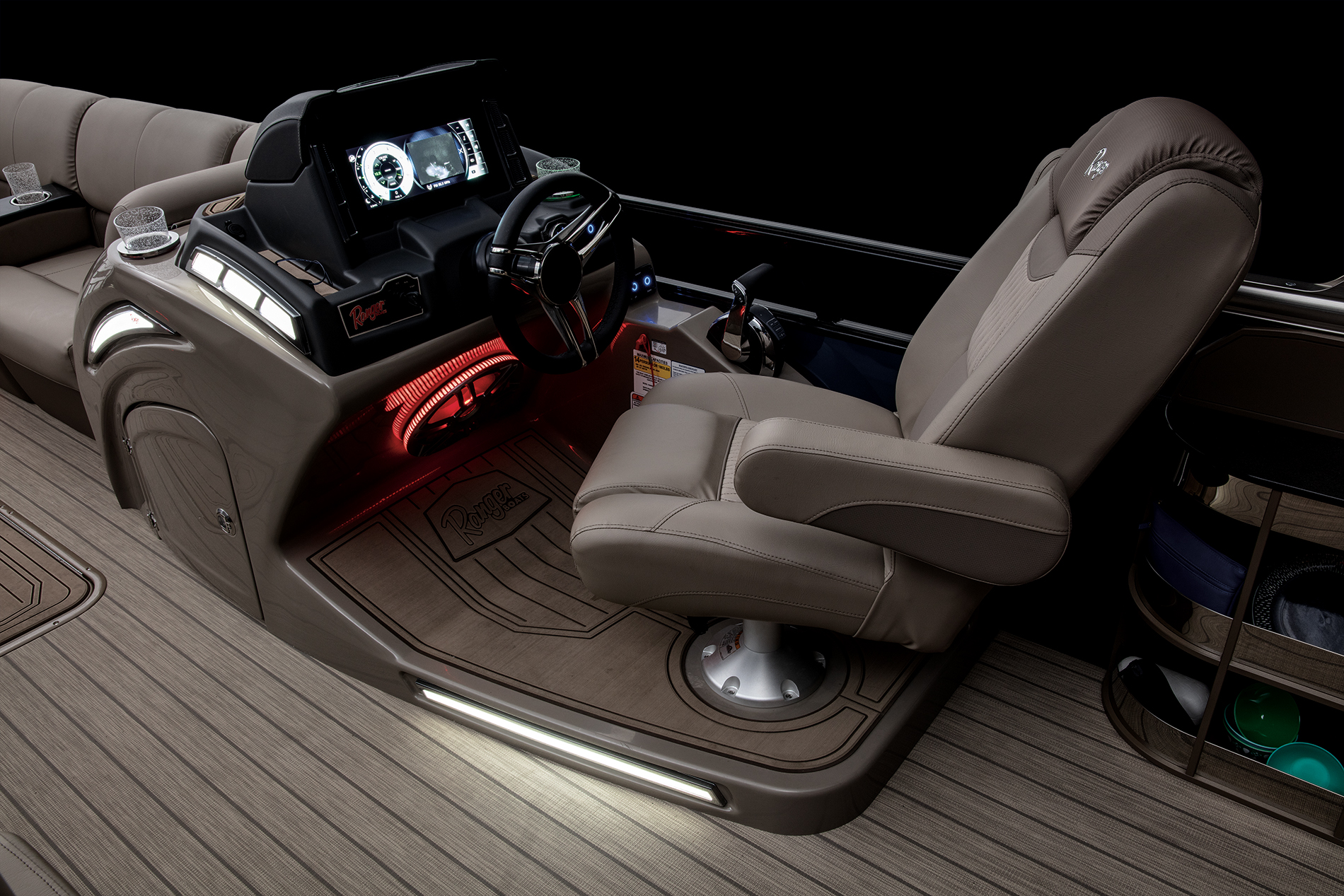 pontoon